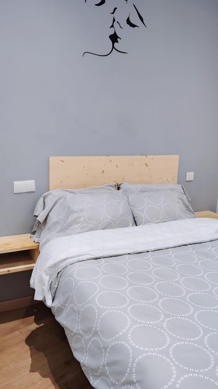 Centrico Apartamento Con Patio Madrid Esterno foto